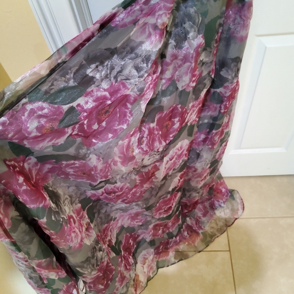 Dress - Picture 2 of 9